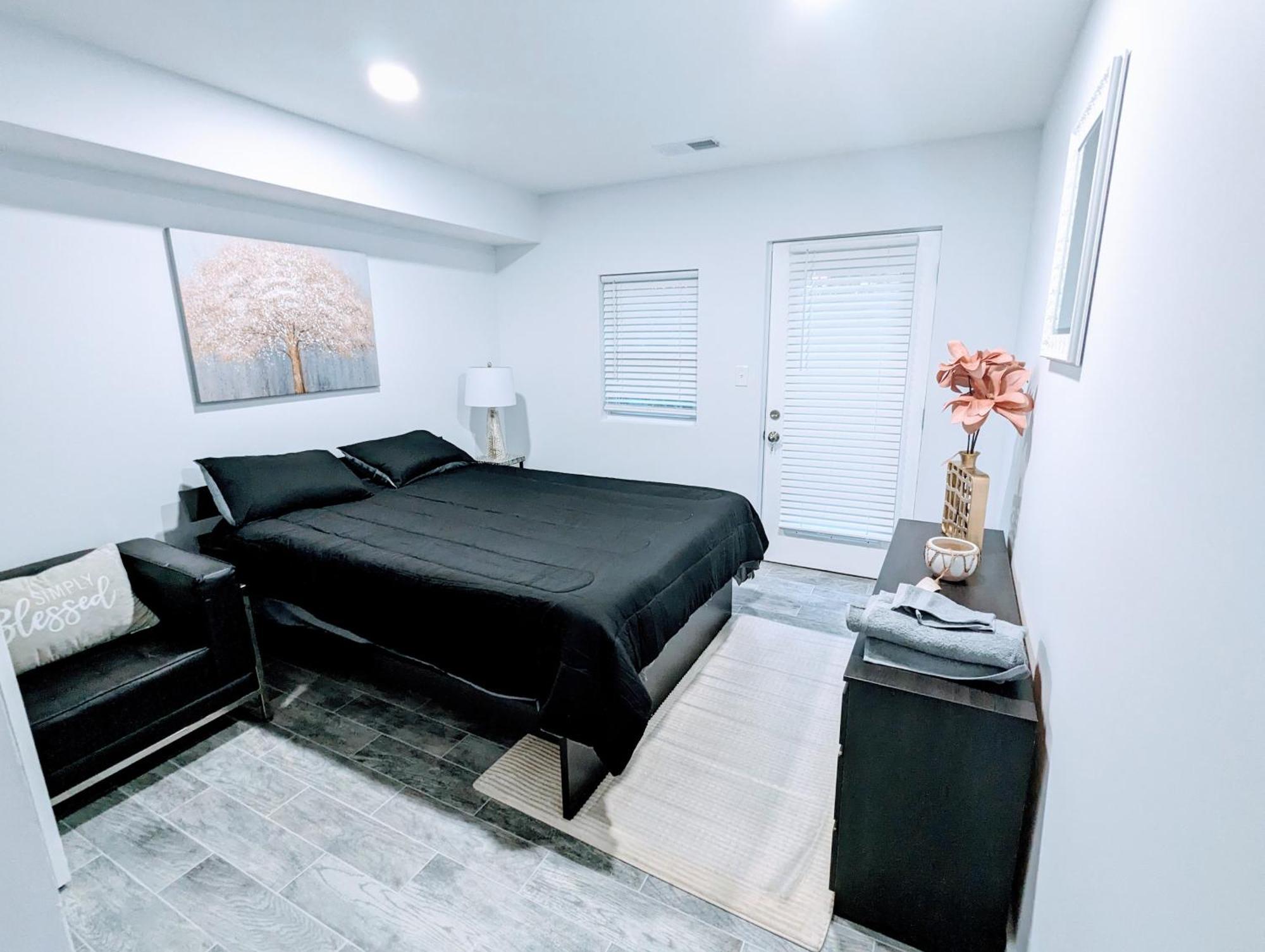 Luxurious 3 Bedroom Apt With A Beautiful Balcony Washington Bilik gambar