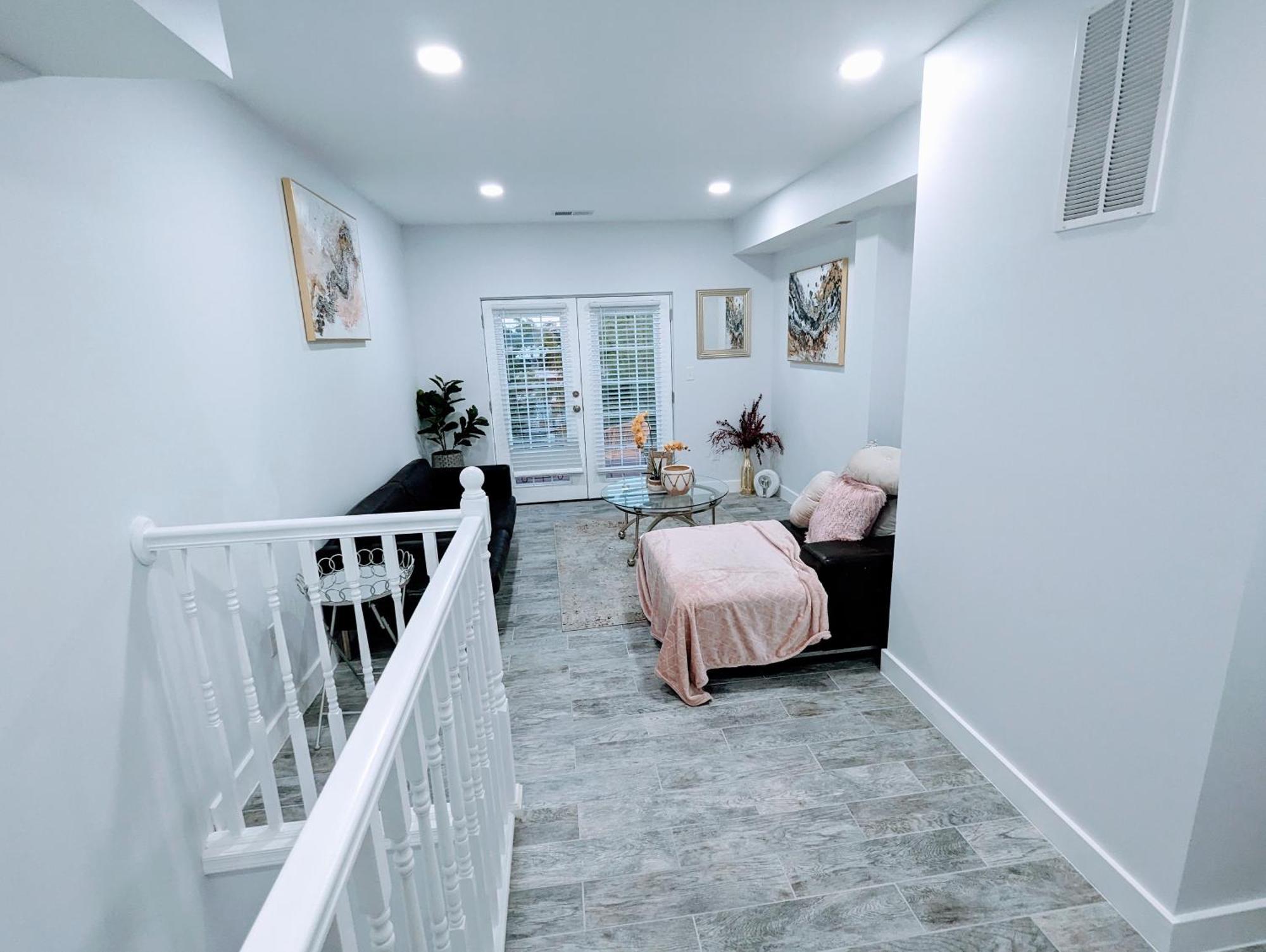 Luxurious 3 Bedroom Apt With A Beautiful Balcony Washington Bilik gambar