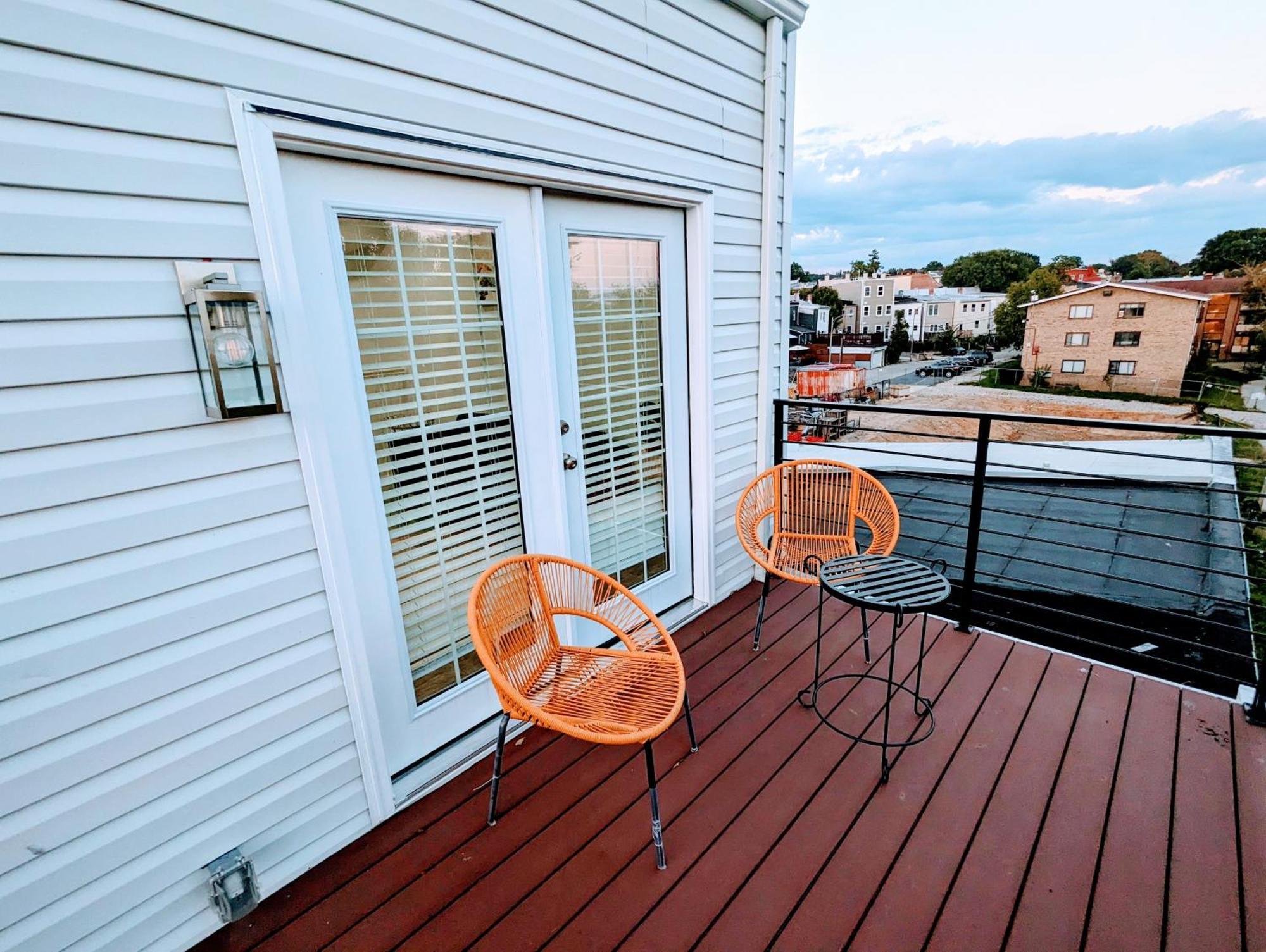 Luxurious 3 Bedroom Apt With A Beautiful Balcony Washington Bilik gambar