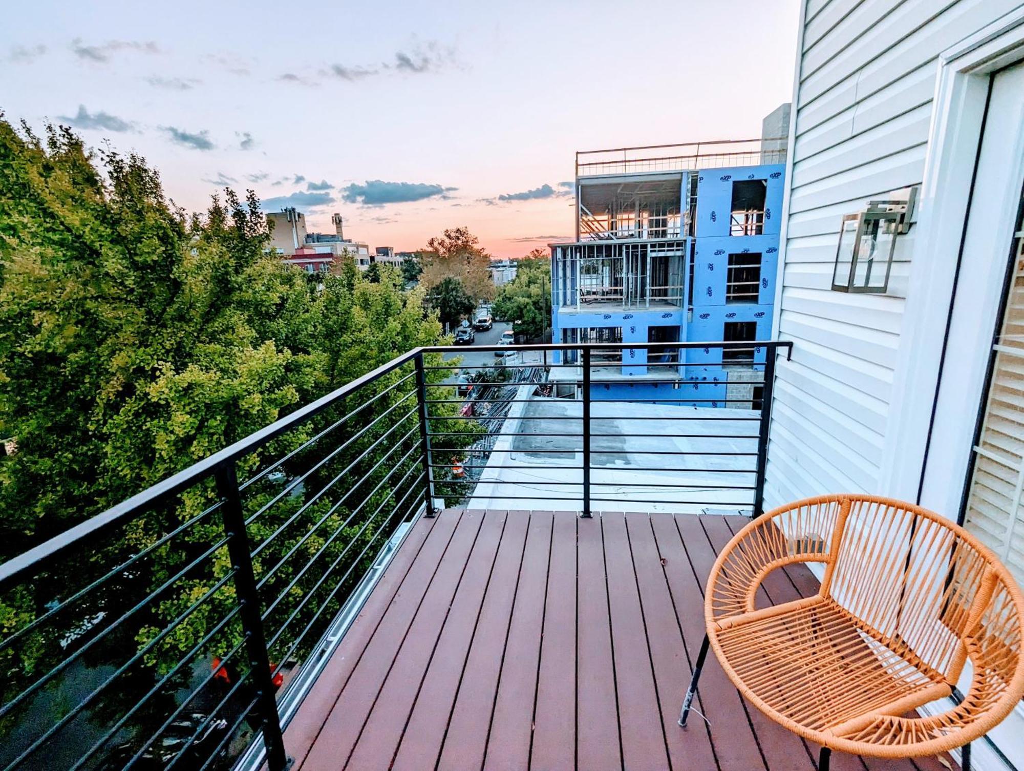 Luxurious 3 Bedroom Apt With A Beautiful Balcony Washington Bilik gambar